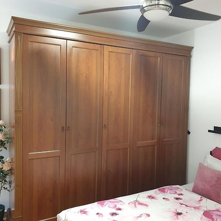 Apartments Sandra In The Historical Center Of The City Supetar Bagian luar foto