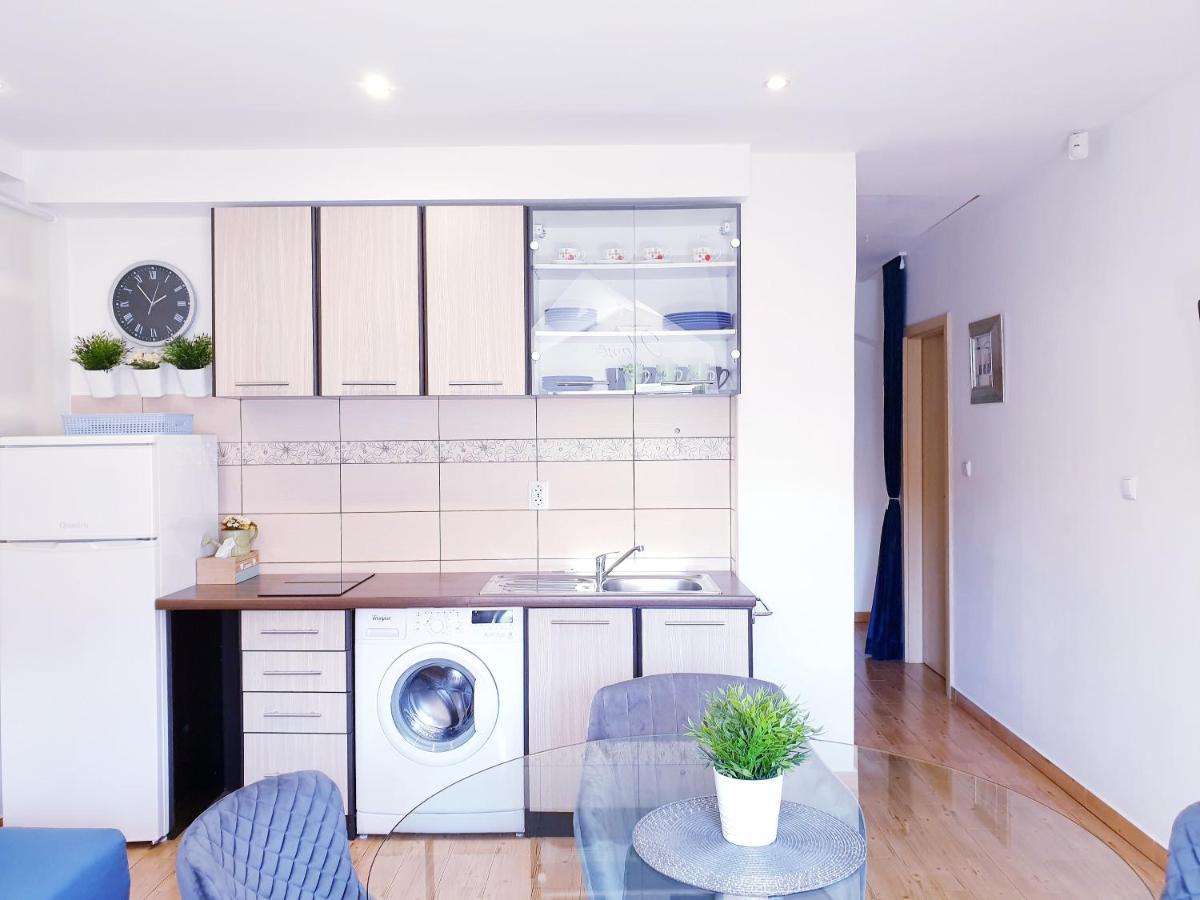 Apartments Sandra In The Historical Center Of The City Supetar Bagian luar foto