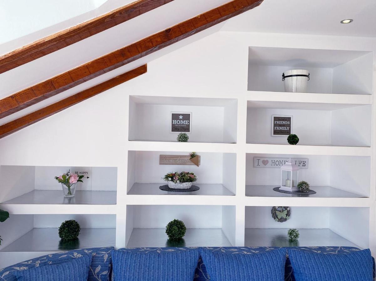 Apartments Sandra In The Historical Center Of The City Supetar Bagian luar foto