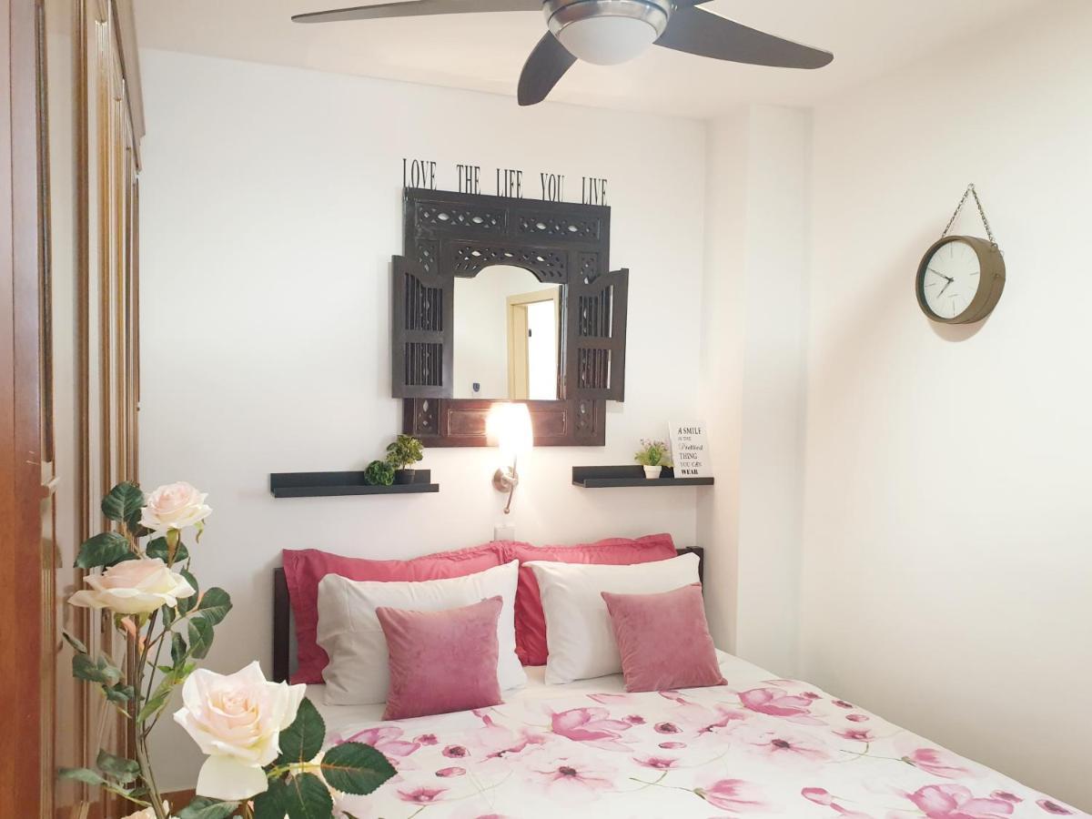 Apartments Sandra In The Historical Center Of The City Supetar Bagian luar foto