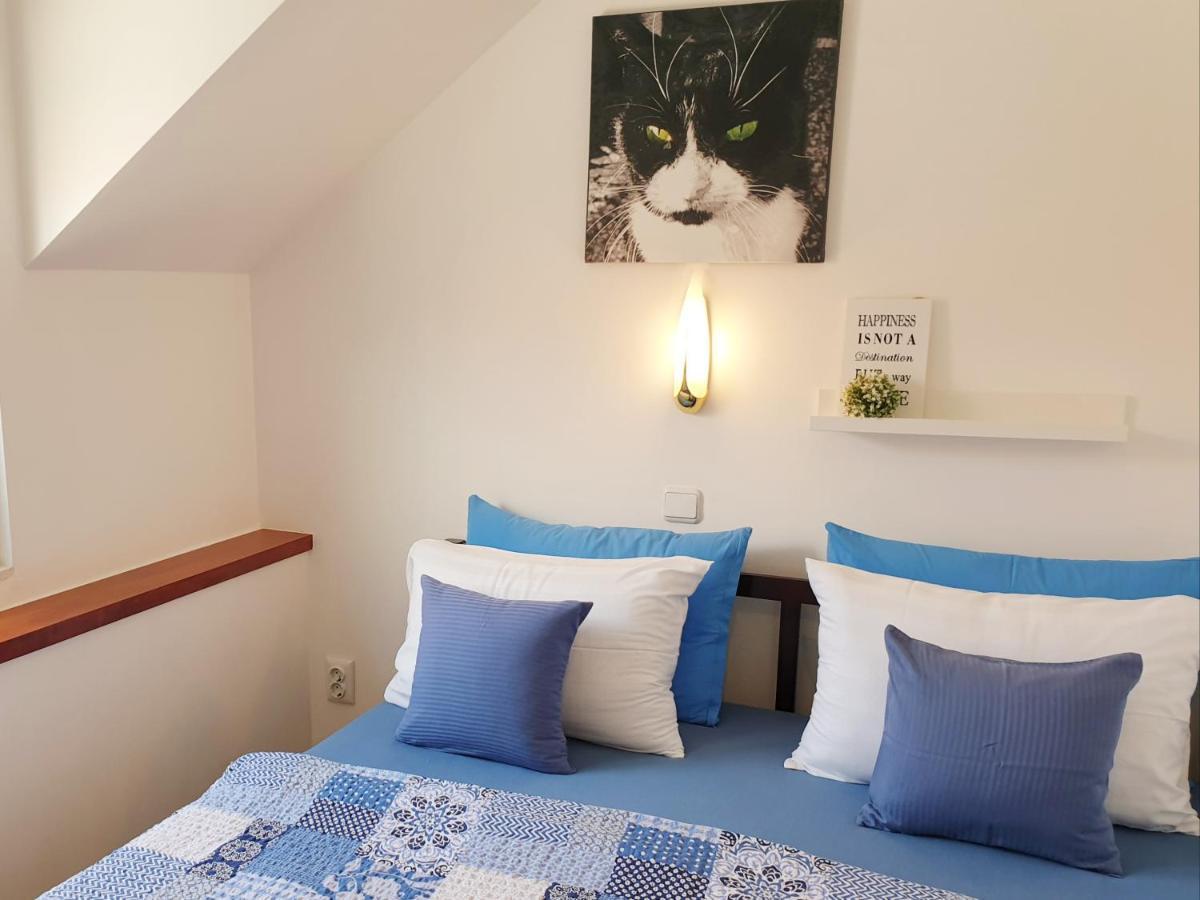 Apartments Sandra In The Historical Center Of The City Supetar Bagian luar foto